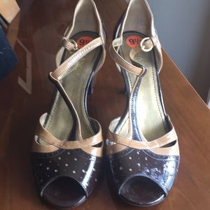 Very cute t strap buckle heels